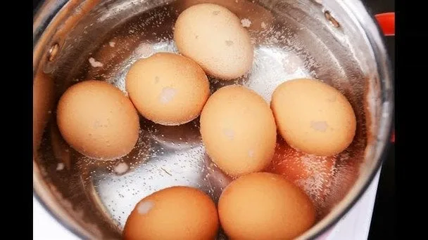 Як довго варити яйця: час для м'якого, рідкого й твердого жовтка