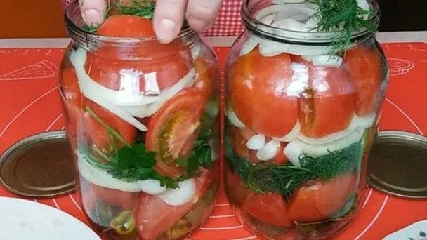 Помідори по-польськи на зиму: рецепт без варіння маринаду