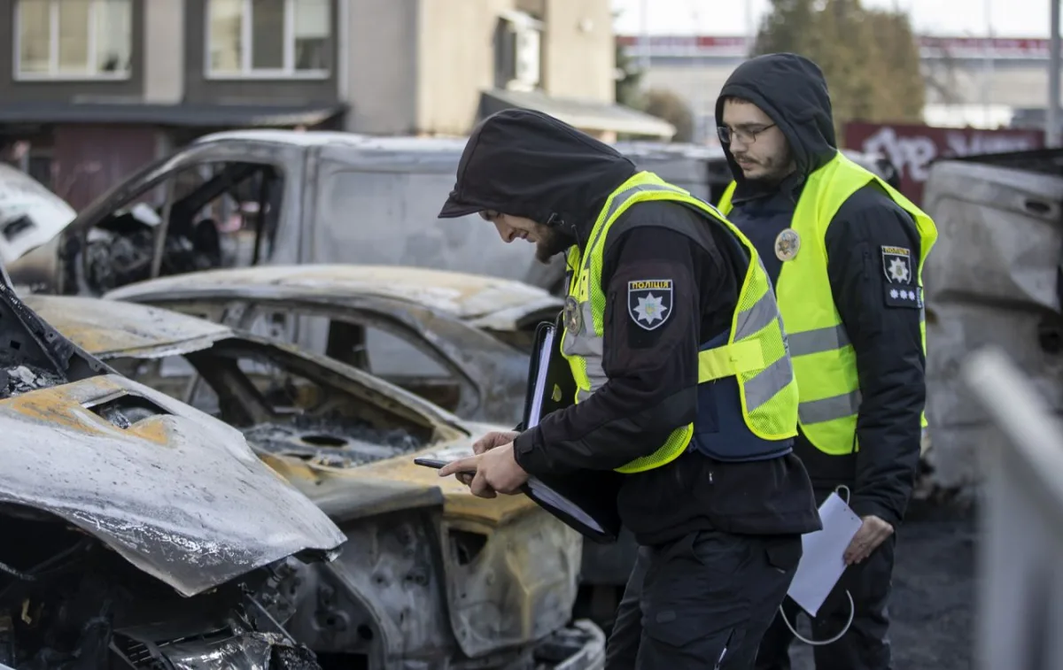 Знищене авто через обстріл: як безкоштовно зняти з обліку й відновити права
